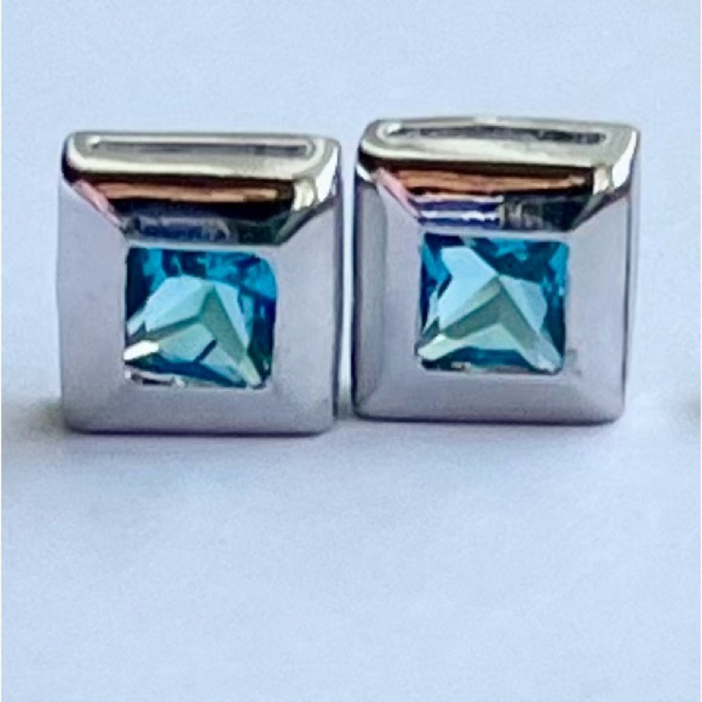 Vibrant 925 blue gemstone pierced earrings jewelry Very nice quality💎
